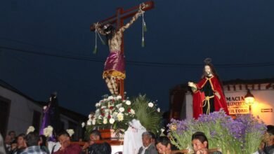 Viernes Santo en la Región Lacustre: El Sacrificio y los Gigantes de Maíz 20
