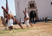 Los Penitentes de Tzintzuntzan: El Sonido de la Fe y los Grilletes 14