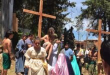 Jueves Santo: El Drama de la Entrega y la Noche de los Grilletes 9